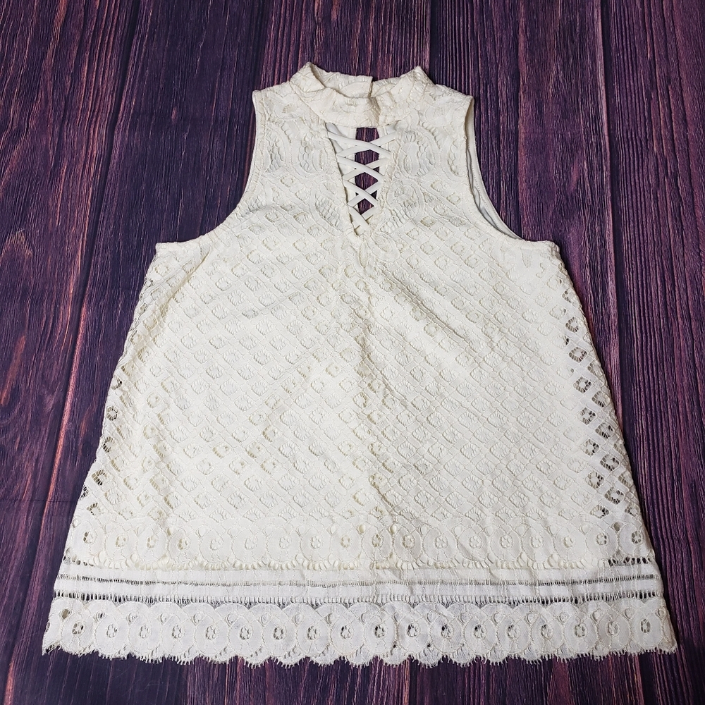 Love Fire Women's Lace Mock Neck Blouse Sleeveless Medium
